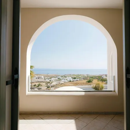 Blue Arise Hotel Fira (Santorini)